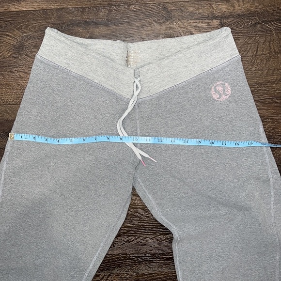 Lululemon straight leg pants, low rise, size 8 - Picture 4 of 8